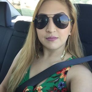 Meet your Posher, Lulu